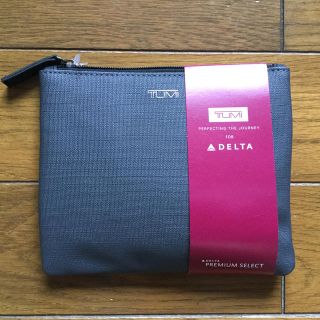 トゥミ(TUMI)の【未開封】delta TUMI   デルタ航空コラボアメニティ TUMIポーチ(ノベルティグッズ)