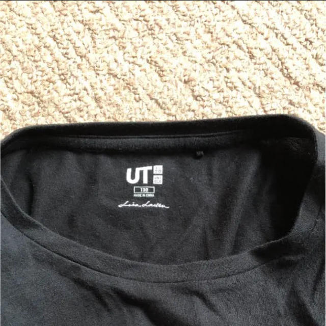 UNIQLO(ユニクロ)の☆ユニクロ   黒Tシャツ  130サイズ キッズ/ベビー/マタニティのキッズ服女の子用(90cm~)(Tシャツ/カットソー)の商品写真