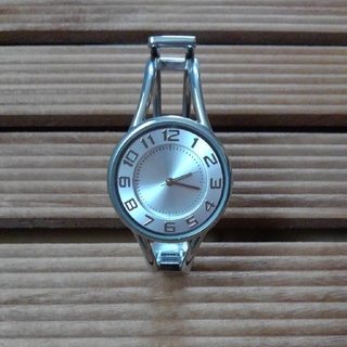 ■腕時計　シルバー　アナログ(腕時計(アナログ))