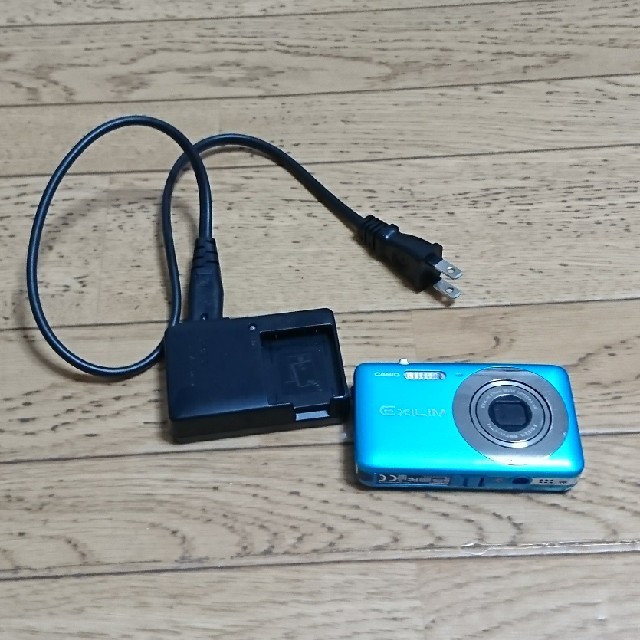 CASIO(カシオ)のCASIOデジカメ  EX-Z800 ブルー スマホ/家電/カメラのカメラ(コンパクトデジタルカメラ)の商品写真