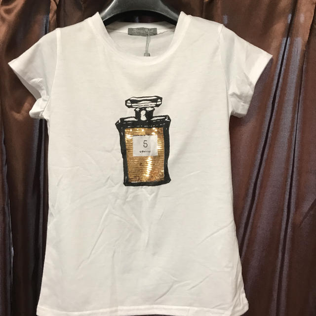 タグ付きスパンコールTシャツ レディースのトップス(Tシャツ(半袖/袖なし))の商品写真