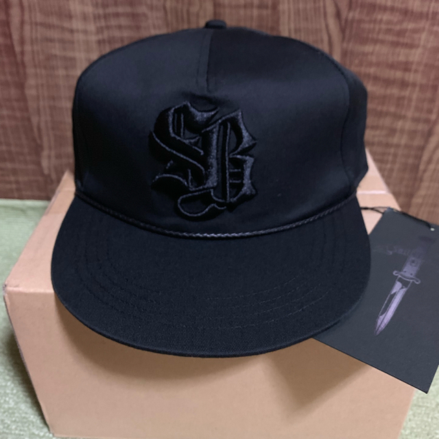Roen(ロエン)のスイッチブレード LOGO CAP ブラック S メンズの帽子(キャップ)の商品写真