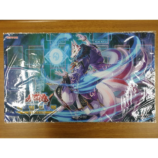 遊戯王(ユウギオウ)の遊戯王 麗の魔妖-妖狐 公式プレイマット エンタメ/ホビーのトレーディングカード(カードサプライ/アクセサリ)の商品写真