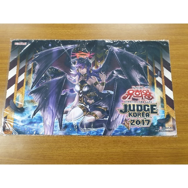 遊戯王(ユウギオウ)の遊戯王 堕天使イシュタム Judge 2017 公式プレイマット エンタメ/ホビーのトレーディングカード(カードサプライ/アクセサリ)の商品写真