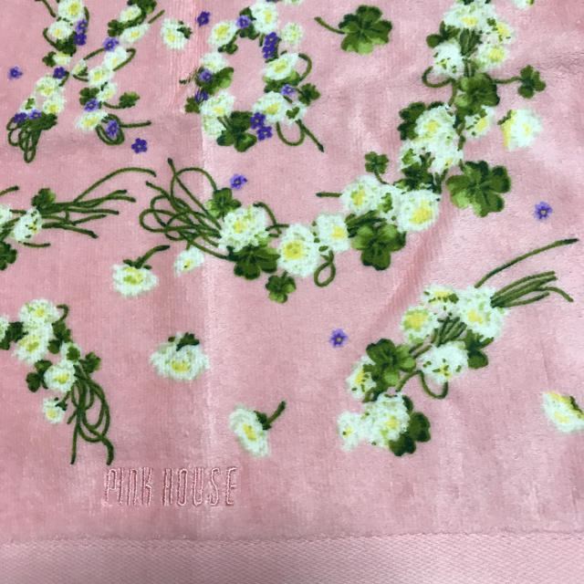PINK HOUSE(ピンクハウス)のピンクハウス💖白詰草&クローバー🍀レア・タオルハンカチ新品 レディースのファッション小物(ハンカチ)の商品写真