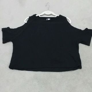 エイチアンドエム(H&M)の半袖肩出し トップス 黒(カットソー(半袖/袖なし))