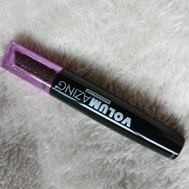 REVLON(レブロン)のレブロン ボリューメイジングマスカラ コスメ/美容のベースメイク/化粧品(マスカラ)の商品写真