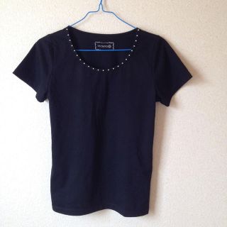 イッツデモ(ITS'DEMO)のIT'S DEMO☆パール付き黒Tシャツ(Tシャツ(半袖/袖なし))