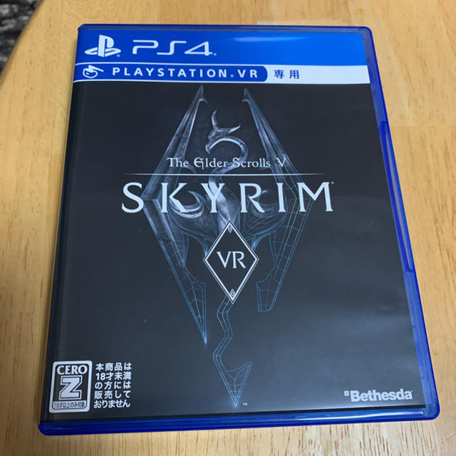 PlayStation VR(プレイステーションヴィーアール)のほぼ新品 SKYRIM  PlayStation VR専用 スカイリム エンタメ/ホビーのゲームソフト/ゲーム機本体(家庭用ゲームソフト)の商品写真