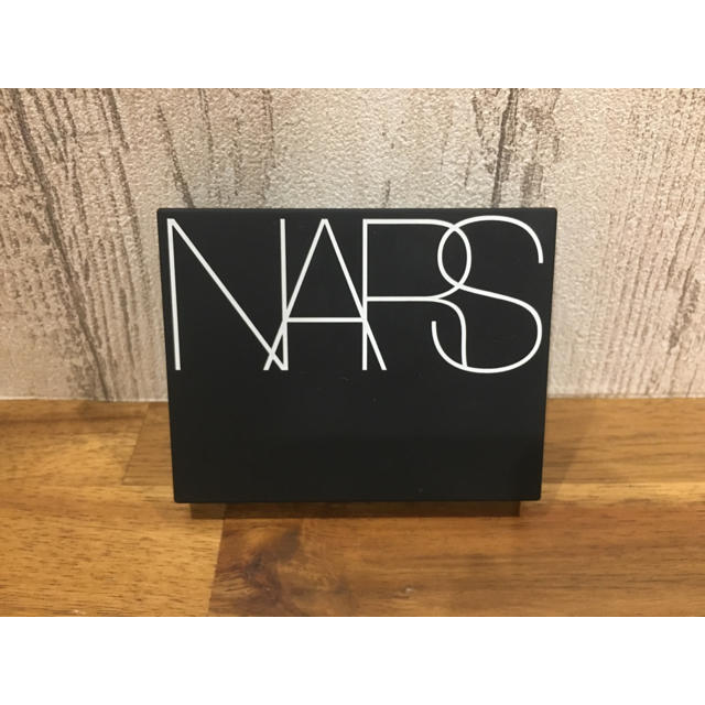 NARS(ナーズ)の NARSライトリフレクティングセッティングパウダー コスメ/美容のベースメイク/化粧品(フェイスパウダー)の商品写真