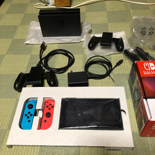 Switch 任天堂 本体＋Joy-Con