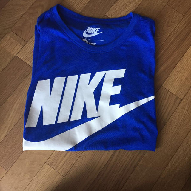 NIKE(ナイキ)のNIKE×ブルー×半袖 レディースのトップス(シャツ/ブラウス(半袖/袖なし))の商品写真