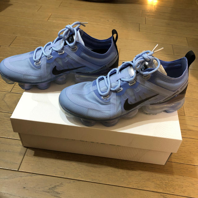 NIKE(ナイキ)のerin様専用⚪NIKE VAPORMAX  ⚪ミューカチュニック おまとめ レディースの靴/シューズ(スニーカー)の商品写真