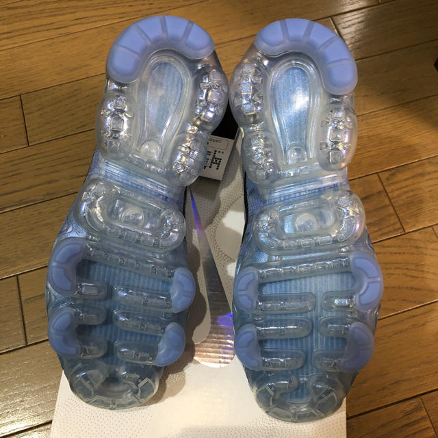 NIKE(ナイキ)のerin様専用⚪NIKE VAPORMAX  ⚪ミューカチュニック おまとめ レディースの靴/シューズ(スニーカー)の商品写真