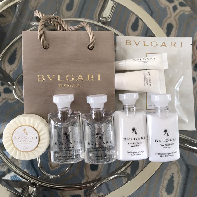 BVLGARI(ブルガリ)のBVLGAR ブルガリ アメニティ 新品未使用 8点セット コスメ/美容のヘアケア/スタイリング(シャンプー)の商品写真