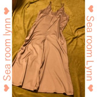 シールームリン(SeaRoomlynn)のSea Room Lynn☆サテンロンパースライトベージュ(オールインワン)