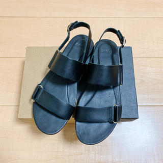 テバ(Teva)の美品＊Teva アヴァリナレザーサンダル(サンダル)