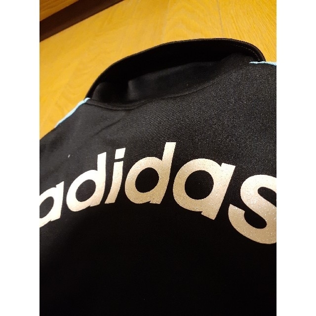 adidas(アディダス)のアディダス　レディース　オシャレ　ジャージ レディースのトップス(Tシャツ(長袖/七分))の商品写真