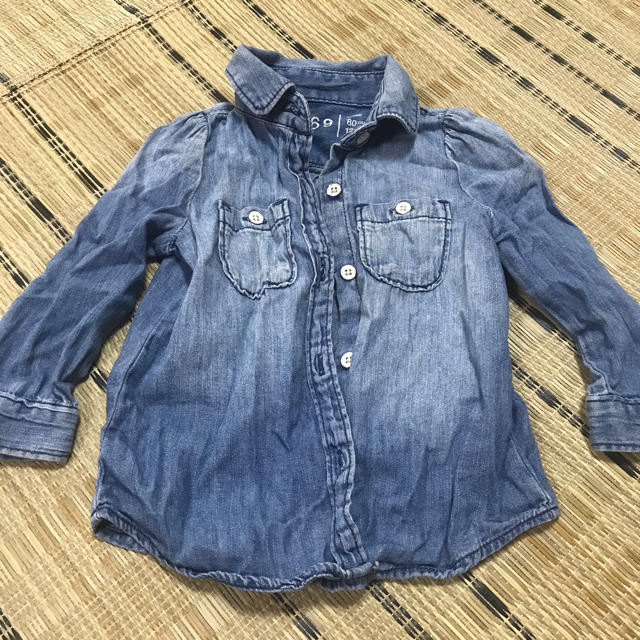 babyGAP(ベビーギャップ)のbaby GAP 長袖デニムシャツ キッズ/ベビー/マタニティのベビー服(~85cm)(シャツ/カットソー)の商品写真