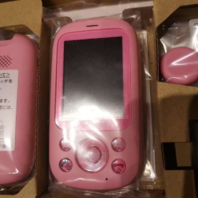 富士通(フジツウ)の新品未使用 ドコモ キッズケータイ 富士通 F03J ピンク スマホ/家電/カメラのスマートフォン/携帯電話(携帯電話本体)の商品写真