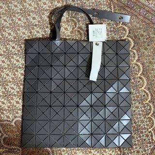 イッセイミヤケ(ISSEY MIYAKE)のISSEYMIYAKE BAOBAO 新品 ギャランティーカードあり(ハンドバッグ)