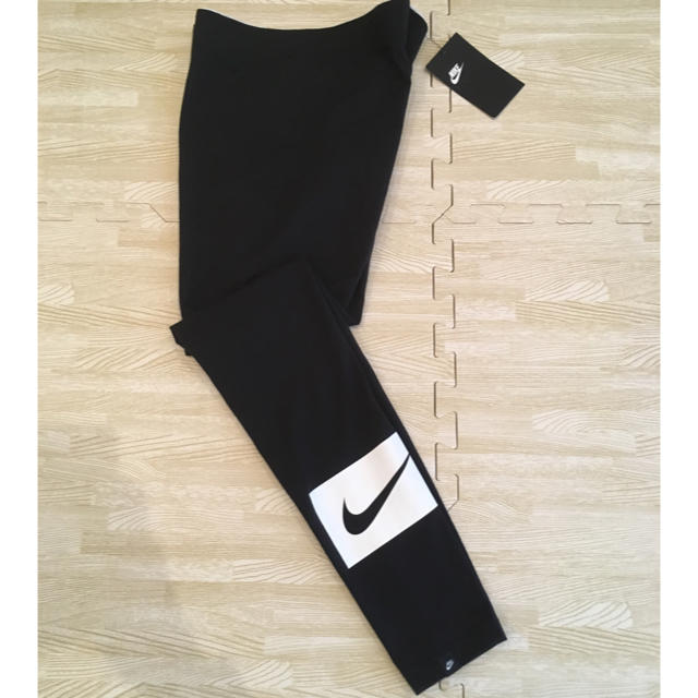 NIKE(ナイキ)の【❤︎様専用】【新品】NIKE W LEGGINGS レディースのレッグウェア(レギンス/スパッツ)の商品写真