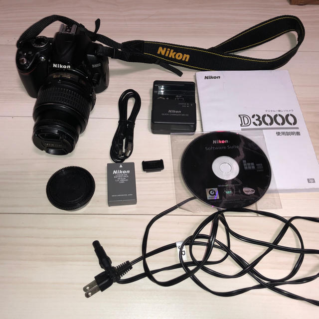 1020万○ズーム機能NIKON 一眼レフカメラ D3000