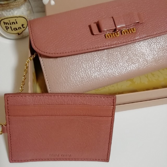 miu miu　ミュウミュウ　長財布　ピンク　ベージュ　レディースレディース