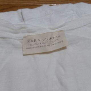 ザラ(ZARA)のZARAザラ　Vネック白Tシャツ　半袖(Tシャツ(半袖/袖なし))