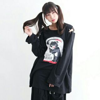 ファンキーフルーツ(FUNKY FRUIT)の【DrugHoney】「DEVIL BEAR」安ピン肩あきスウェット　F  黒(Tシャツ(長袖/七分))