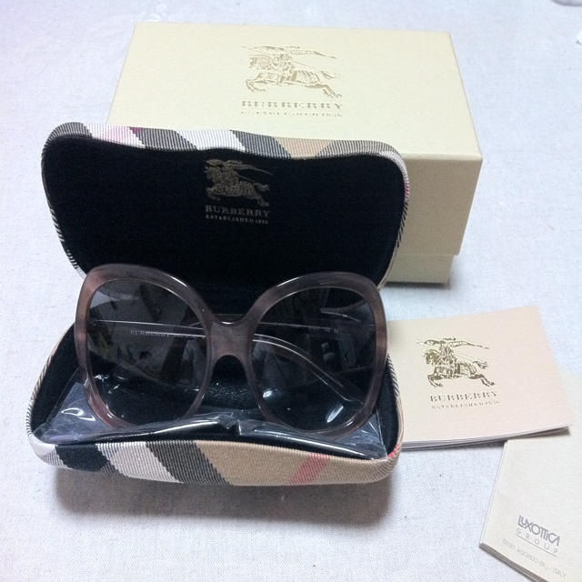 BURBERRY(バーバリー)のバーバリーサングラス レディースのファッション小物(サングラス/メガネ)の商品写真