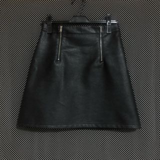 ザラ(ZARA)のZARA フェイクレザーミニスカート(ミニスカート)