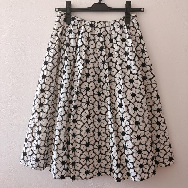 Techichi(テチチ)の花柄スカート レディースのスカート(ひざ丈スカート)の商品写真