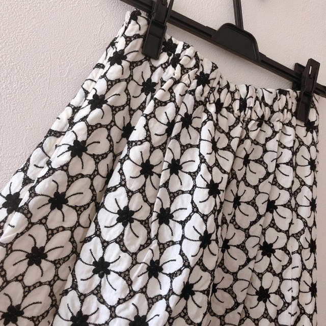 Techichi(テチチ)の花柄スカート レディースのスカート(ひざ丈スカート)の商品写真