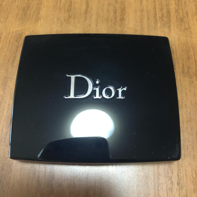 Dior サンククルール シエナ