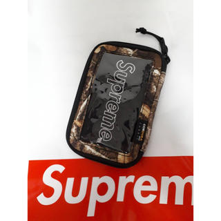 シュプリーム(Supreme)のSupreme  small zip pouch(名刺入れ/定期入れ)