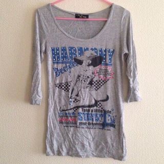 セシルマクビー(CECIL McBEE)のセシル ロンT グレー フォト 七分袖(Tシャツ(長袖/七分))