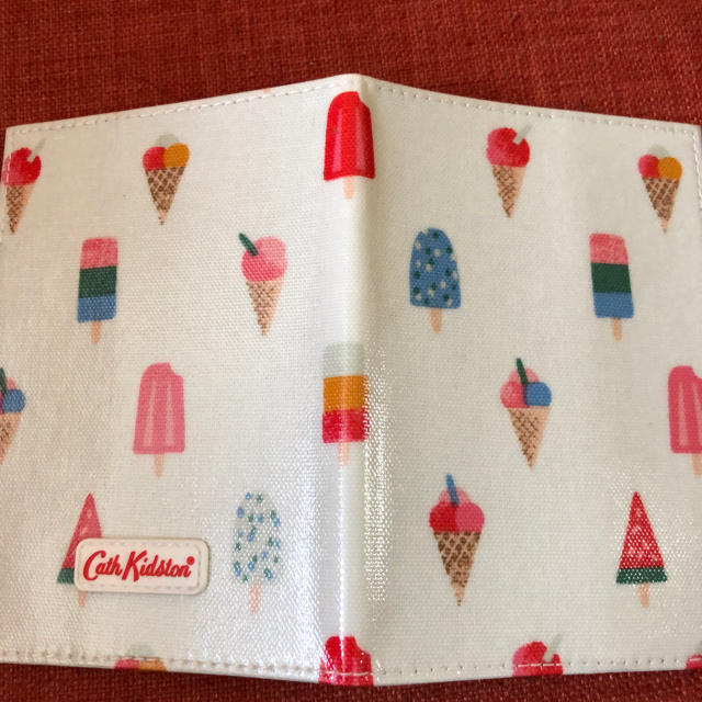 Cath Kidston(キャスキッドソン)のキャスキッドソン  パスポートケース レディースのファッション小物(パスケース/IDカードホルダー)の商品写真