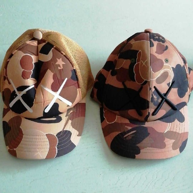 ape ×kaws キャップ　2個セット