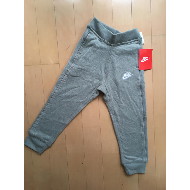 NIKE(ナイキ)の新品 NIKE 子供 ベビー 90 キッズ/ベビー/マタニティのキッズ服男の子用(90cm~)(パンツ/スパッツ)の商品写真