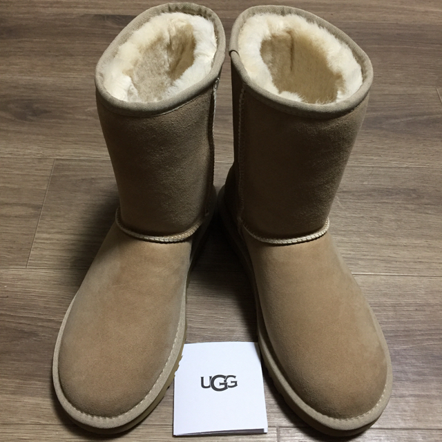 未使用品】 新品未使用 正規品UGG ムートンブーツ クラッシック