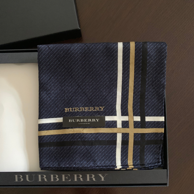 BURBERRY(バーバリー)のBURBERRY バーバリー ハンカチ 2枚セット メンズのファッション小物(ハンカチ/ポケットチーフ)の商品写真