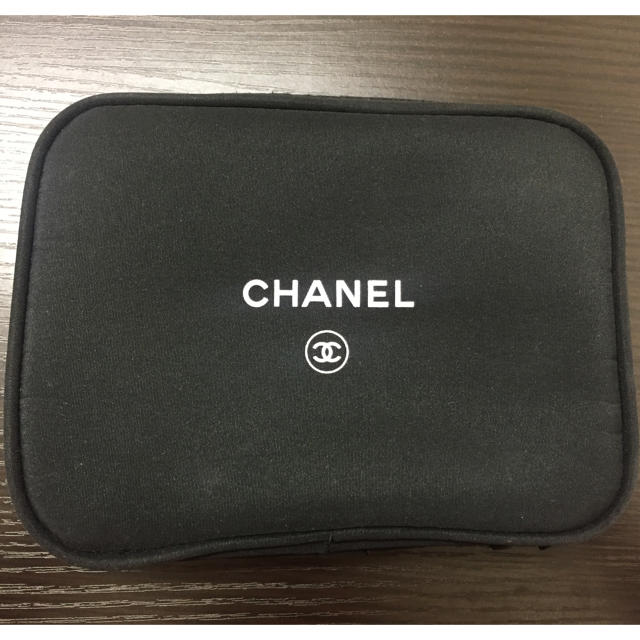 CHANEL(シャネル)のCHANEL（シャネル）の化粧ポーチ ❤︎ブラック USEDです。  レディースのファッション小物(ポーチ)の商品写真