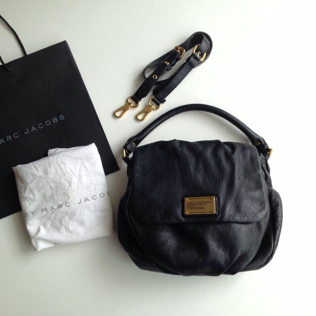 MARC BY MARC JACOBS(マークバイマークジェイコブス)のマークバイ♡ショルダー黒 クラシックQ レディースのバッグ(ショルダーバッグ)の商品写真