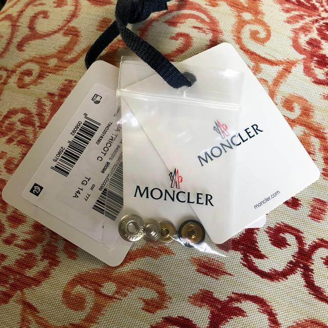 MONCLER(モンクレール)のはしまま様専用 モンクレール カーディガン レディースのトップス(カーディガン)の商品写真