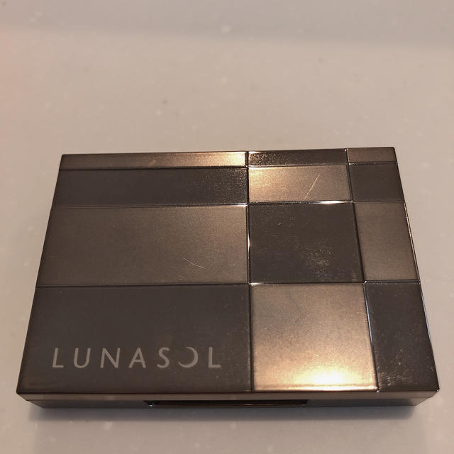 LUNASOL(ルナソル)のルナソル シェイディングチークス N 01 ナチュラルベージュ コスメ/美容のベースメイク/化粧品(フェイスカラー)の商品写真