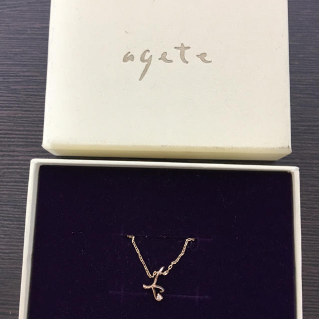 agete(アガット)のアガット K10 イニシャルネックレス "Ｋ"  レディースのアクセサリー(ネックレス)の商品写真