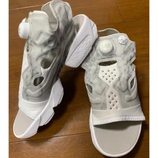 リーボック(Reebok)の美品 インスタポンプヒューリー サンダル 25センチ(サンダル)