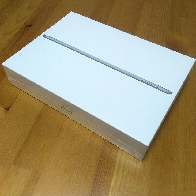 Apple iPad 第6世代 Wi-Fi 32GB グレー 【新品・未開封】