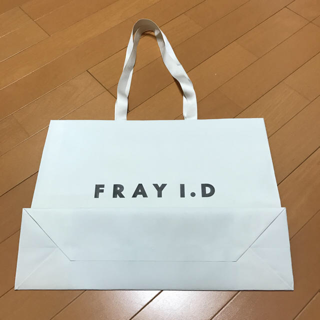 FRAY I.D(フレイアイディー)のフレイアイディー FRAYI.D ショパー 紙袋 レディースのバッグ(ショップ袋)の商品写真